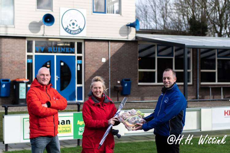 Burgemeester Inge Nieuwenhuizen