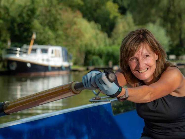 Desiree gaat lekker bewegen met sloeproeien