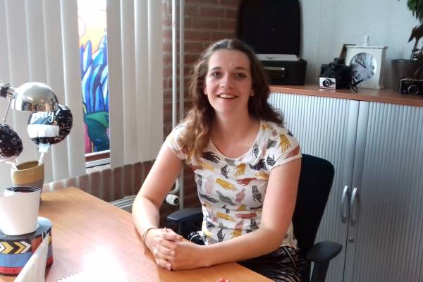 Iris van Terwisga maakt zich hard voor jongeren met opleiding, maar zonder passende baan. Iris van Terwisga maakt zich hard voor jongeren met opleiding, maar zonder passende baan.
