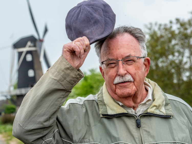 Martien gaat lekker wandelen