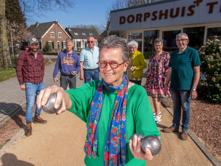 Yvonne gaat lekker bewegen met jeu de boulen