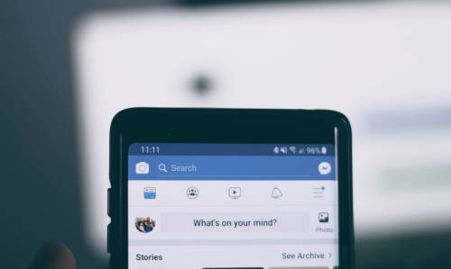 Smartphone met facebook
