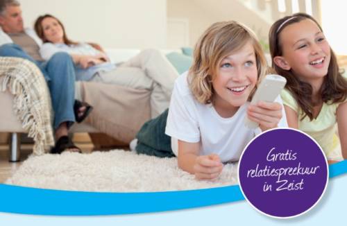 gezin met tieners op de voorgrond