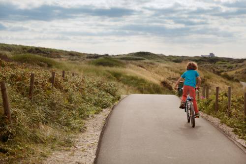 Jongen op een fiets
